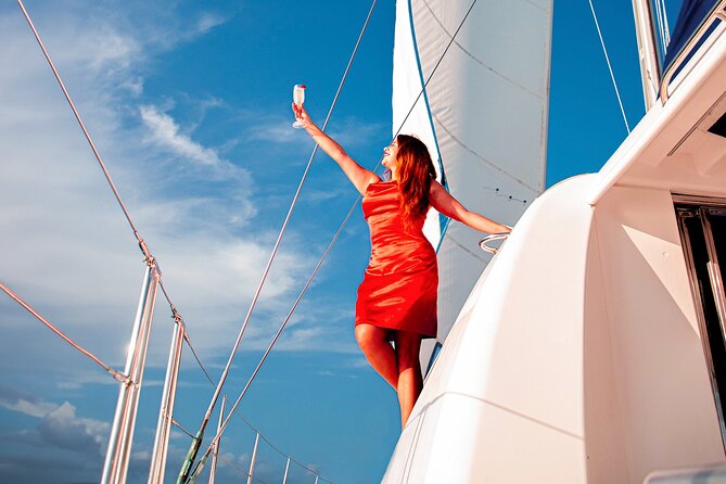 Luxury Sunset Sailing Cruise in Cancun with Light Dinner and Open Bar - Who This Cruise Fits Best (and Who Might Find It Annoying)