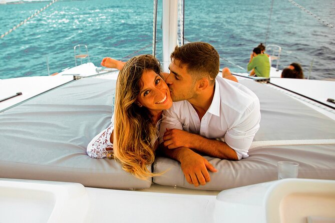Luxury Sunset Sailing Cruise in Cancun with Light Dinner and Open Bar - Pickup Timing in Cancun: Why 5:30 pm Is Not When They Find You