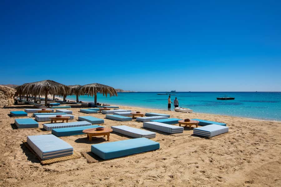 Mahmya Island: Red Sea Sailing Experience - Lunch at the Open-Air Sea View Buffet: Shade, Food, and Practical Fuel
