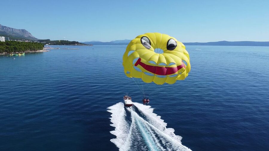 Makarska: Parasailing Experience - MPL Nautika - Group Size and the On-Flight Setup