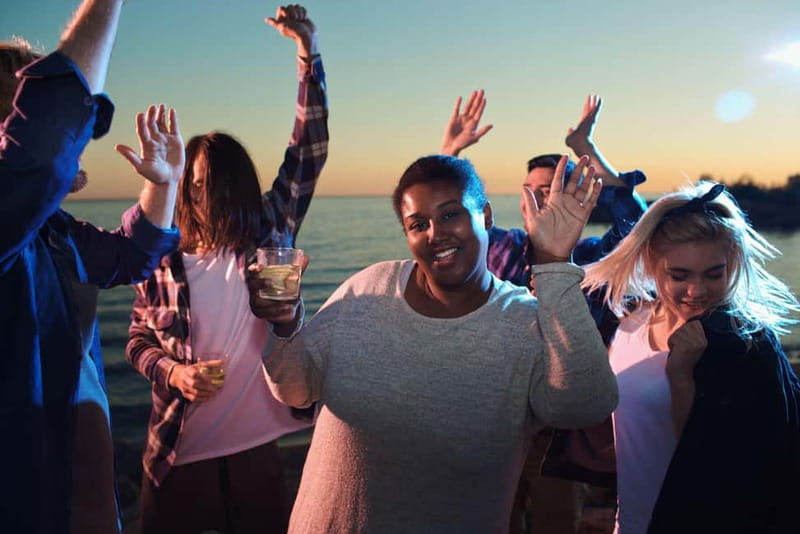 Malaga: Catamaran Sunset or Night Cruise w/ Live DJ & Drink - FAQ
