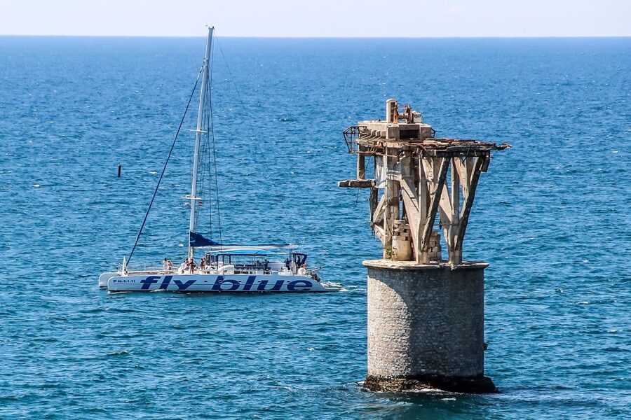 Málaga: Scenic Catamaran Cruise - One Hour on a 24-Meter Catamaran: What You Actually Get