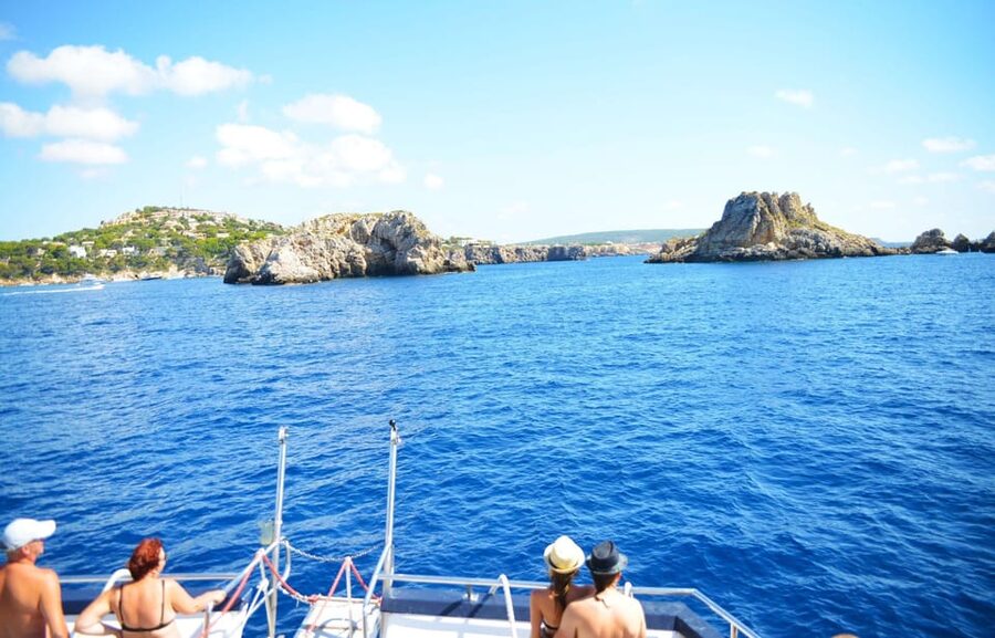 Mallorca: 2-Hour Coastline & Malgrat Islands Catamaran Tour - Onboard Setup: Deck Time, Toilets, and the Bar Vibe