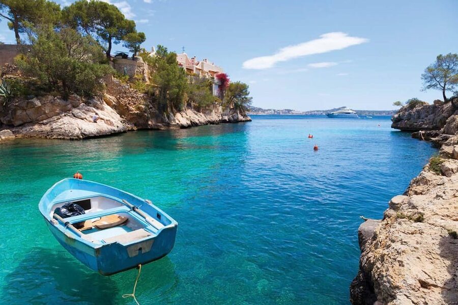 Mallorca: 2-Hour Coastline & Malgrat Islands Catamaran Tour - Meeting Points: Santa Ponsa vs. Playa Tora
