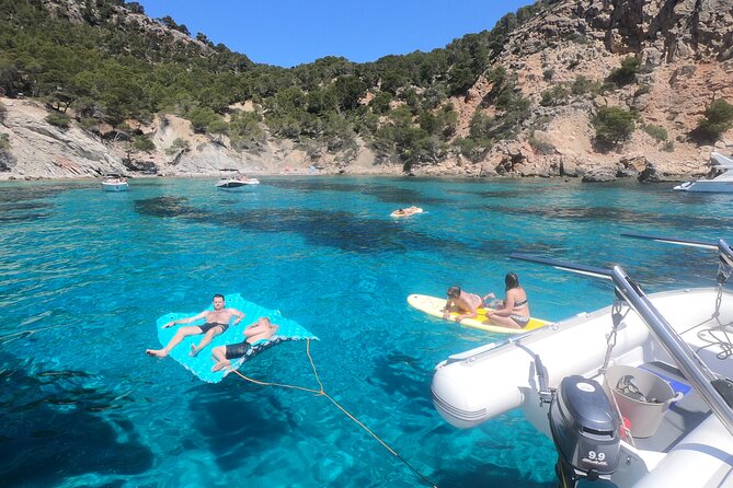Mallorca Catamaran Tour with Tapas - small group - - Drinks and towels: the small details that change your day