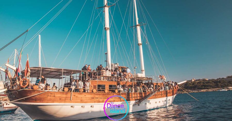 Malta: Sailboat Party with an Open Bar, Snack, and Swimming - Entering The Party in Sliema: Faith at Supreme Boats Rentals