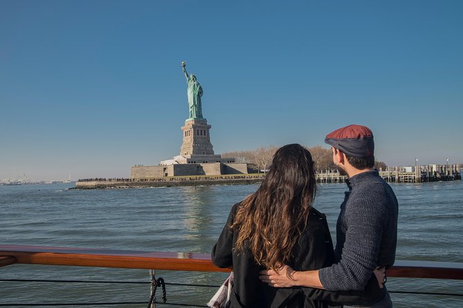 Manhattan Architecture Yacht Cruise - Why the boat ride beats the sidewalk for Manhattan architecture
