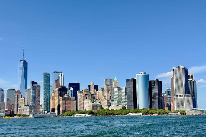 Manhattan Architecture Yacht Cruise - All 18 bridges: the skyline tour that also shows the city’s wiring