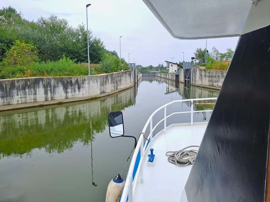 Mantua: Guided sailing from the Park to the Port with the water elevator - Language and comfort: how to enjoy it even if you speak little Italian