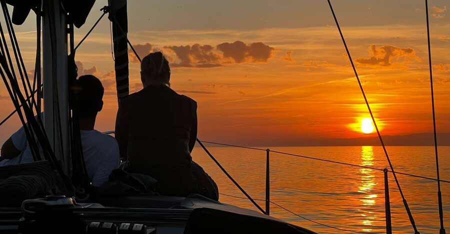 Marbella: Sunset Sailing Trip with Drinks and Snacks - The 2-hour sailing plan: what you’ll see as night arrives