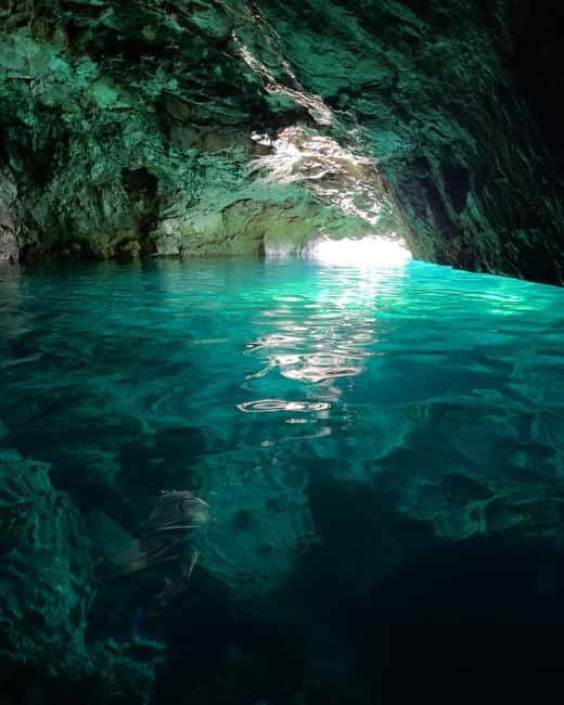 Marseille: Calanques Catamaran Cruise, Picnic, & Swimming - The secret stop: what the captain’s local knowledge changes