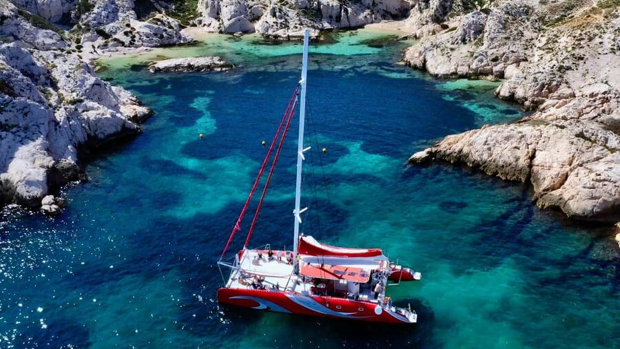 Marseille : Calanques Catamaran Cruise with Lunch & Wine - Where the day starts: Port de la Pointe Rouge and getting aboard smoothly