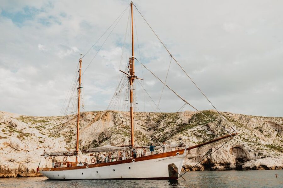 Marseille: Calanques Sailing Day Trip with Lunch and Wine - Price and logistics: what $159 is buying you