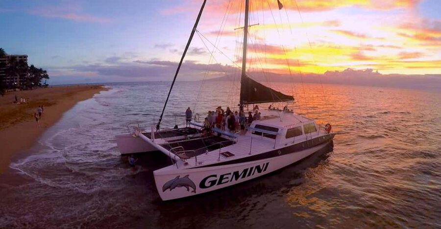 Maui: 2 Hour Sunset Dinner Sail with Open Bar and Appetizers - Who This Maui Sunset Dinner Sail Suits Best