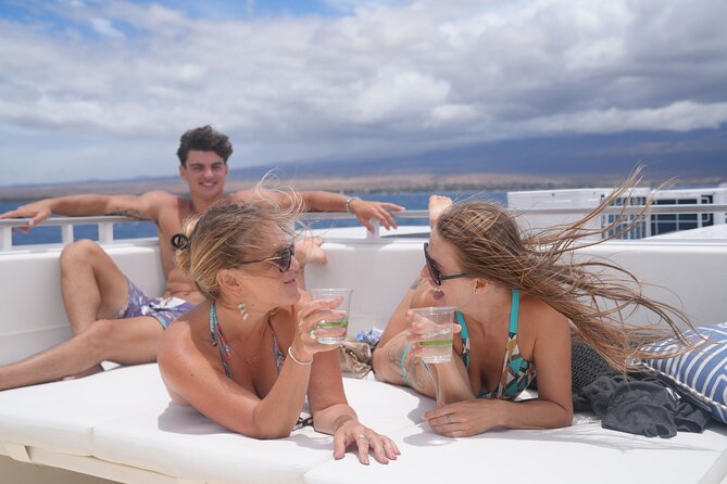 Maui: Molokini and Turtles Luxury Yacht Snorkel - The crew and Captain Justin: attentive service that matters in the water