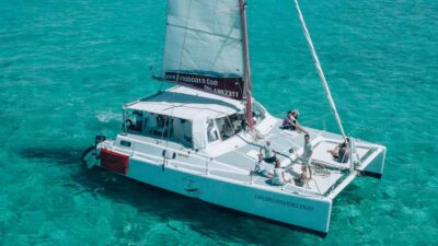 Mauritius: Catamaran Day Cruise to lle aux Cerfs with Lunch - Getting to Trou d’Eau Douce and Boarding Blue Alizé