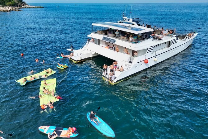 Mega Yacht ALL INCLUSIVE Yelapa Waterfall & Snorkeling Adventure - Food and drink: what makes the all-inclusive part feel real