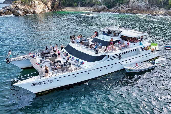 Mega Yacht ALL INCLUSIVE Yelapa Waterfall & Snorkeling Adventure - Getting on board: Puerto Mágico check-in and your meeting point choice