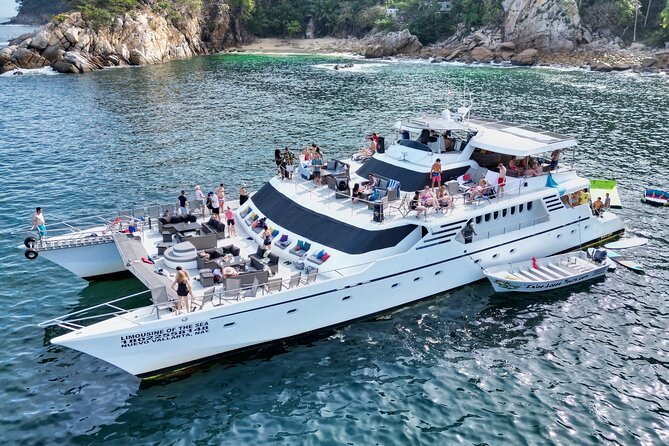 Mega Yacht Limousine of the Sea 1: Puerto Vallarta - Best fit and best moments: who this tour suits best