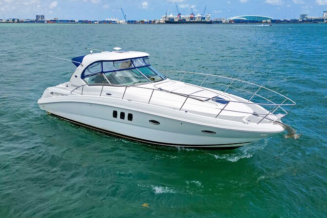 Miami: 2 Hour Private Yacht Cruise - Star Island Pass-By: Celebrity Homes, Best Angles, and What to Expect