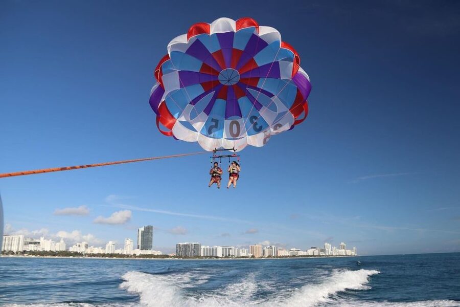 Miami Beach: Parasailing Boat Tour in South Beach - Who should book, and who should skip this parasailing