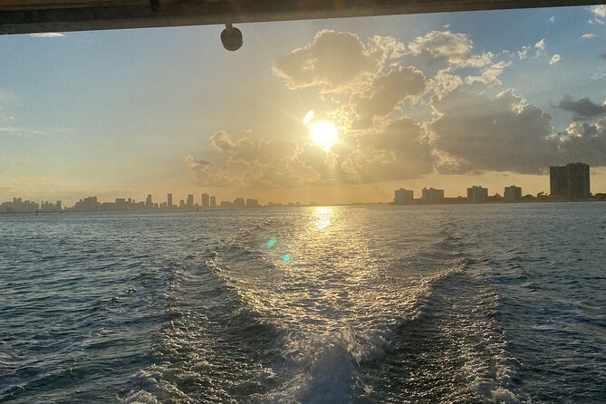 Miami Sightseeing Cruise on a Luxury Yacht - The Cash Bar and Onboard Snacks: $18 vs What You’ll Spend