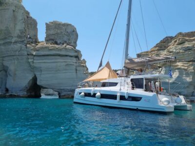 Milos: Full-Day Catamaran Cruise with Food and Open Bar - Food and open bar onboard: what makes this cruise feel worth it