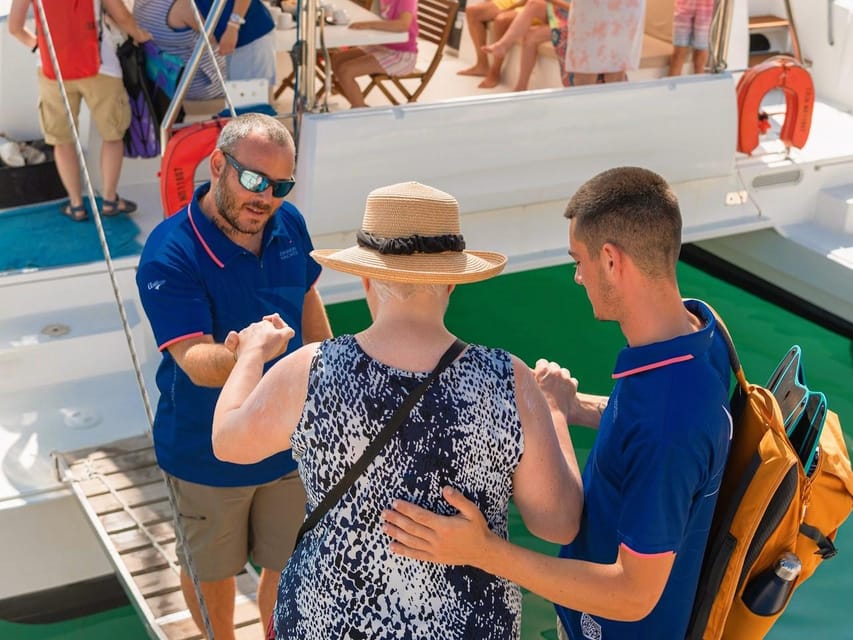 Milos: Kleftiko Morning Catamaran Cruise with Lunch & Drinks - After-lunch relaxation and the ride back