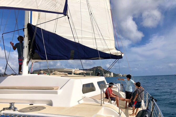 Moana’s Swim’n’Sail Cocktail Cruise Along the Waikiki Coast - Crew and vibe: what people seem to remember most