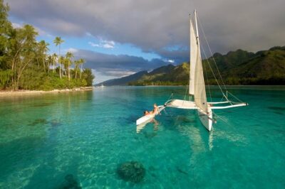 Moorea Discovery Half-day Sailing - Your captain’s job is to make the lagoon easy