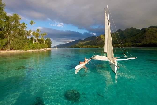Moorea Discovery Half-day Sailing - Your captain’s job is to make the lagoon easy
