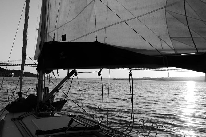 Morning Sailing Tour in Tagus River from Lisbon - How the Route Works: Belem, Christ Statue, Discoveries, and the April 25 Bridge