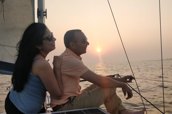 Mumbai Sky Line Private Sailing Excursion for up to 5ppl - Boat comfort and crew: clean yacht, calm handling, and helpful info