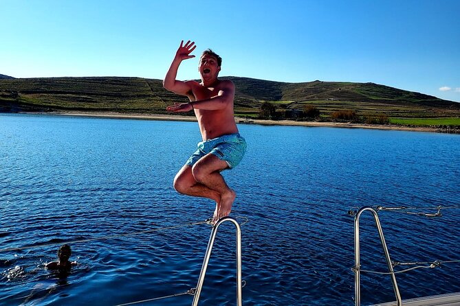 Mykonos 6hrs sailing cruise: Delos Rhenia with lunch & transfer - Lunch and drinks on the boat: the best kind of included meal