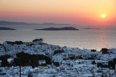 Mykonos Catamaran Sunset Cruise with Meal, Drinks & Transfer - The Dinner and Drinks: BBQ on Board That People Actually Remember