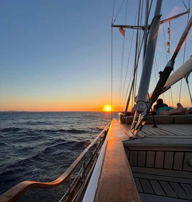 Mykonos: Sunset Sail Cruise to Rhenia, Beach Hopping, Dinner - Key points before you book