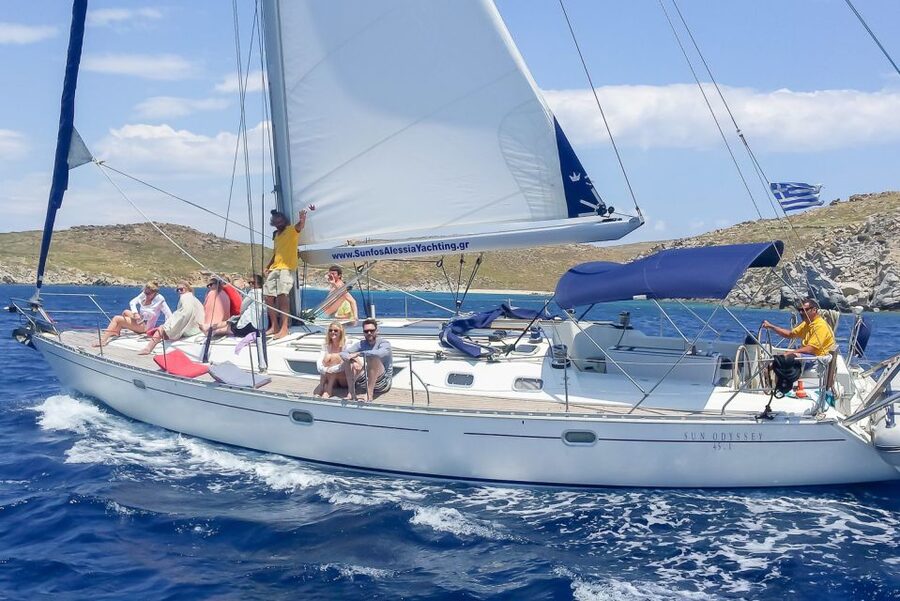 Mykonos: Yacht Cruise to Rhenia and Guided Tour of Delos - Delos With a Licensed Guide: What You’ll Actually See