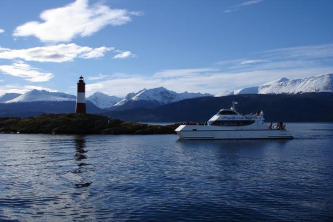 Navigation to Beagle Channel and Sea Lions Island with Transfers - Why this catamaran route is such good value from Ushuaia