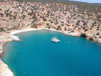 Naxos: Naxos Catamaran Sailing Cruise with Lunch and Drinks - Meeting Santa Maria: simple, but plan to arrive on time