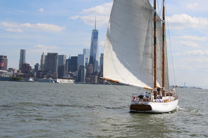 New York City Sailboat Day Cruise to the Statue of Liberty - The complimentary drink: keeping the sail mellow (and knowing the rules)