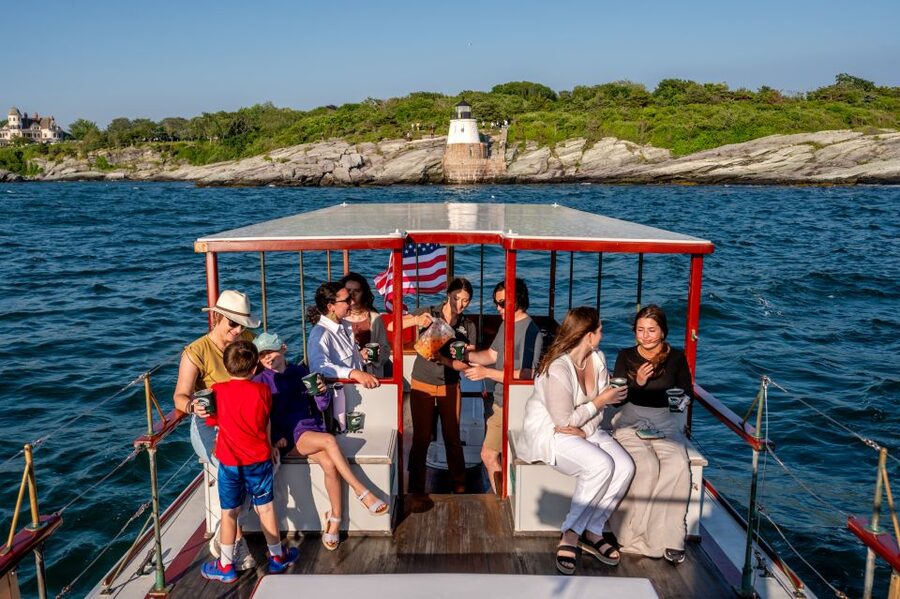 Newport: Yacht Sightseeing Cruise - Getting on Board: Ticket Booth, Parking Reality, and Check-In