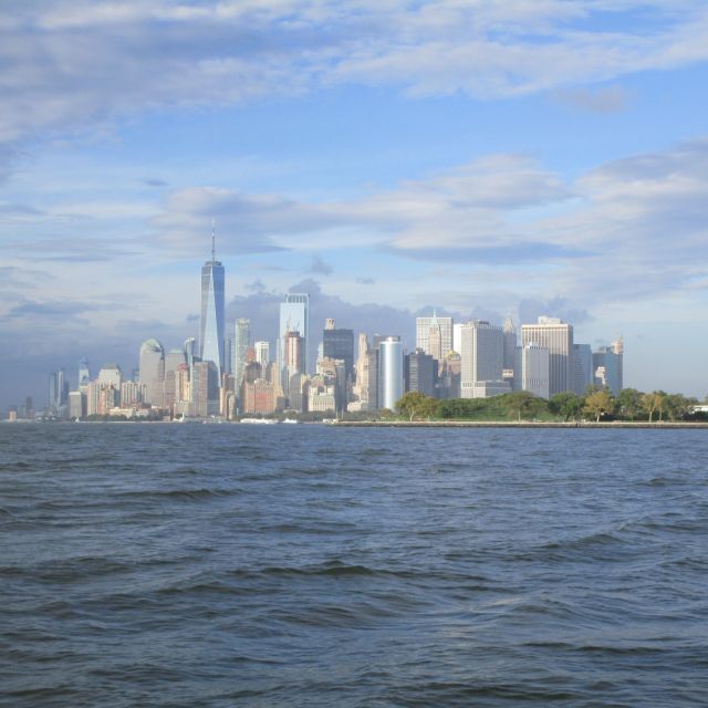 NYC: Brooklyn Sightseeing Sailboat Cruise - Brooklyn Bridge from beneath: the best payoff of the harbor trip