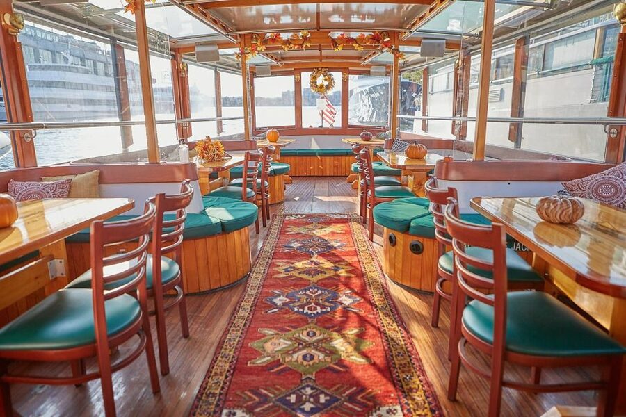 NYC: Evening Jazz Cruise on the Yacht Manhattan - Solarium Comfort and Outdoor Deck Views for Photos