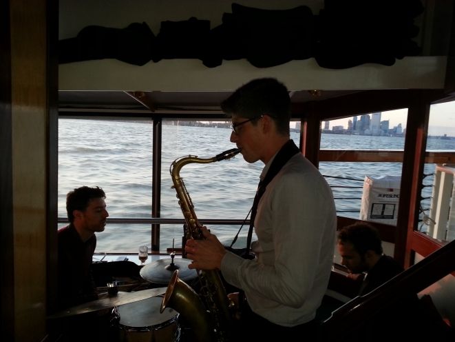 NYC: Evening Jazz Cruise on the Yacht Manhattan - Your Included Drink and What Else You Can Buy Onboard