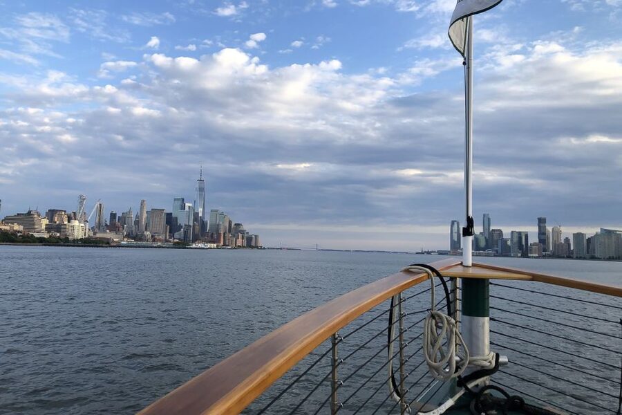 NYC: Grand Palisades Fall Foliage Yacht Tour - The Route You’ll Actually Notice: Upper West Side to the George Washington Bridge