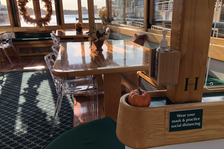 NYC: Grand Palisades Fall Foliage Yacht Tour - Food and Drinks on Board: One Included, Then Credit Card