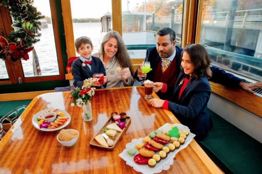 NYC: Holiday Yacht Cruise with Jazz, Cocoa & Carols - A Cozy 90-Minute Holiday Cruise in NYC Harbor