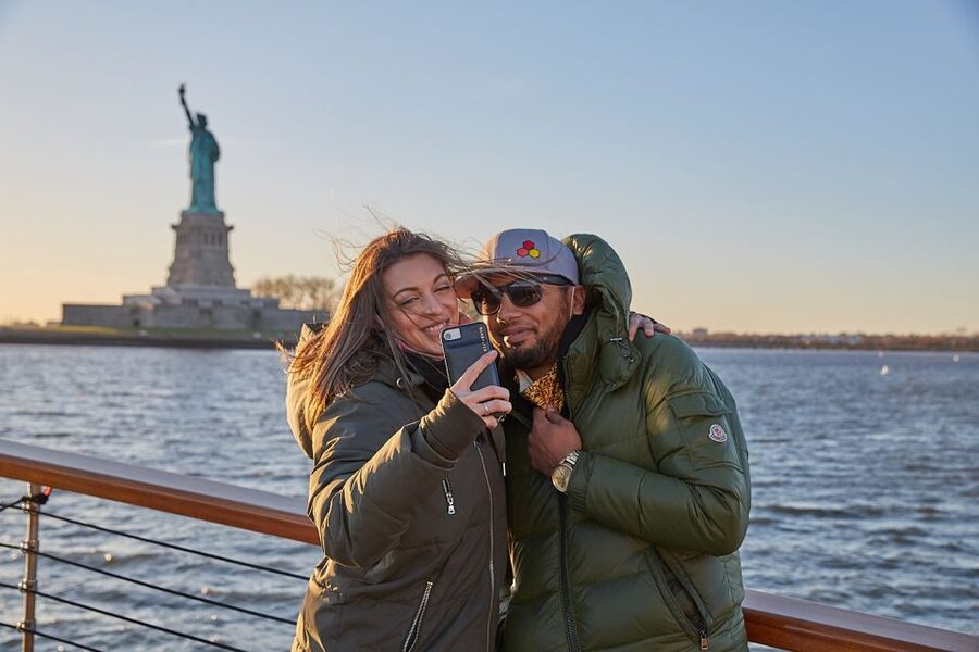 NYC: Holiday Yacht Cruise with Jazz, Cocoa & Carols - Where You Board: Chelsea Piers, Pier 62 (and What That Means)