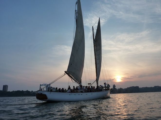 NYC: Sunset Sail Aboard Schooner Adirondack - The 2-Hour Route: A Simple Sail Past Big NYC Landmarks