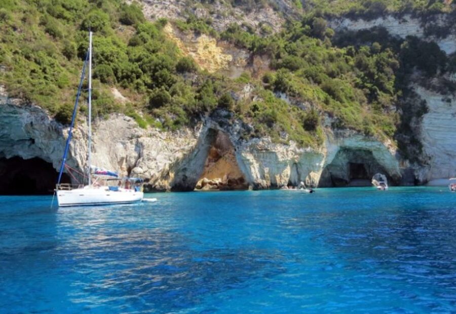 Nydri: Full-Day Sailing Cruise with Swim Stops & Meal - Food and drinks onboard: what “Greek lunch on a boat” really means